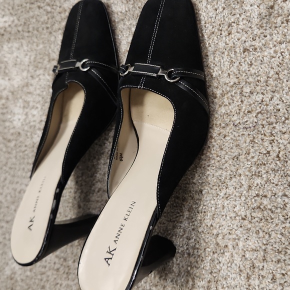 Anne Klein Black Mules with Silver Accents - Picture 3 of 8
